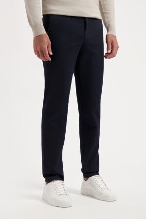 Com4 Modern Chino 97/3% Co/Elas 488 Navy 488 Navy Com4 Modern Chino 97/3% Co/Elas 488 Navy 488 Navy